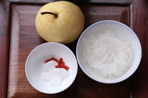 将滋补进行到底-原只冰糖燕窝炖雪梨