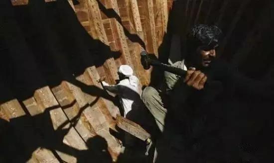 一广州人去迪拜，但最后回来哭着说