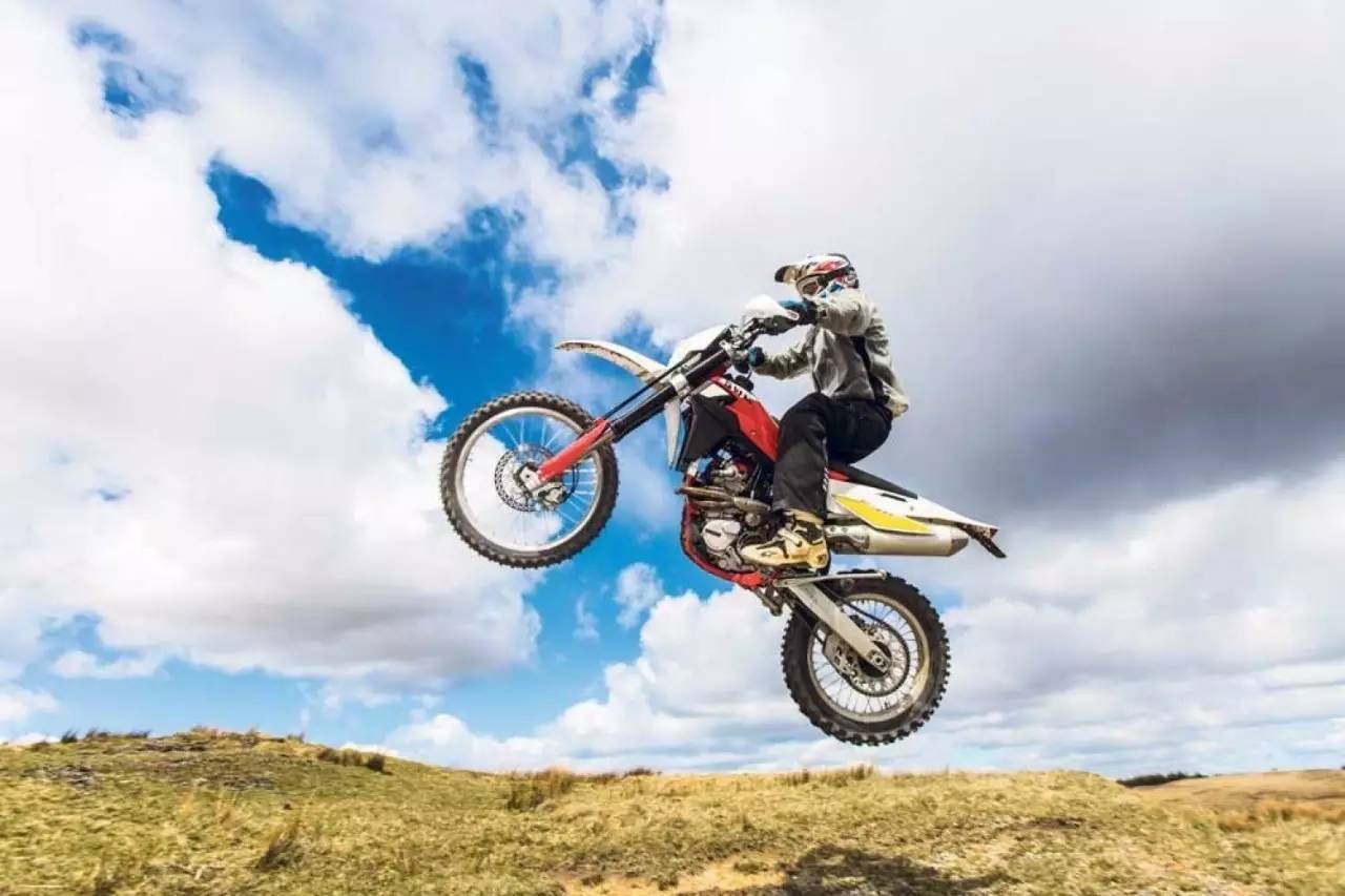 适合环球旅游的车型是哪些,适合环球旅行的帆船