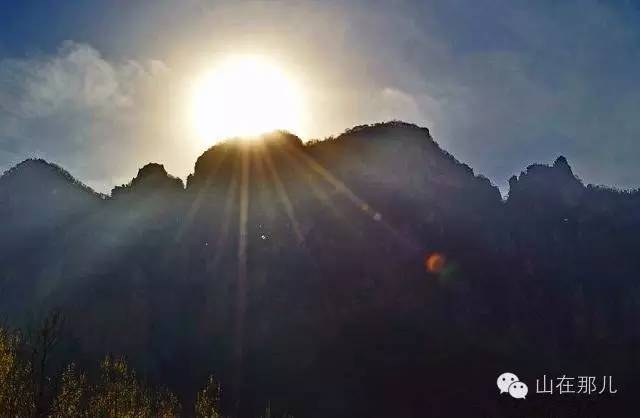 郭亮村愚公移山的精神,新乡郭亮太行之魂完整版