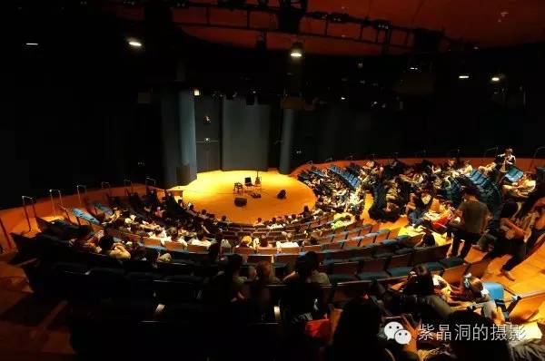 上海这个建筑能耗争议不少，但演出很棒