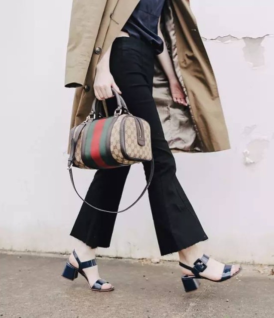 盘点百搭爆款大牌凉鞋,2022年夏明星同款的凉鞋爆款