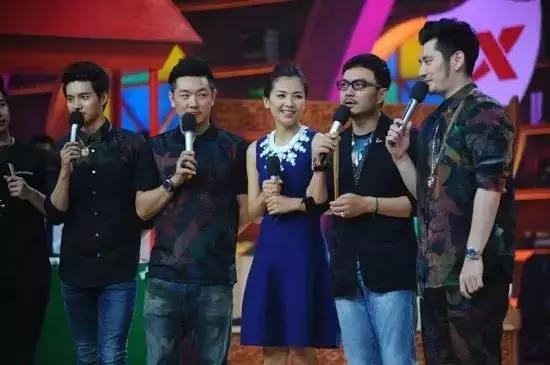 在汪涵陪伴下见初恋、跳韩舞，被韩红少女心吓到了，同性传闻假？