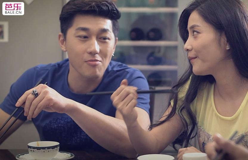 发现男朋友劈腿女朋友的正确做法,发现女朋友劈腿最正确做法