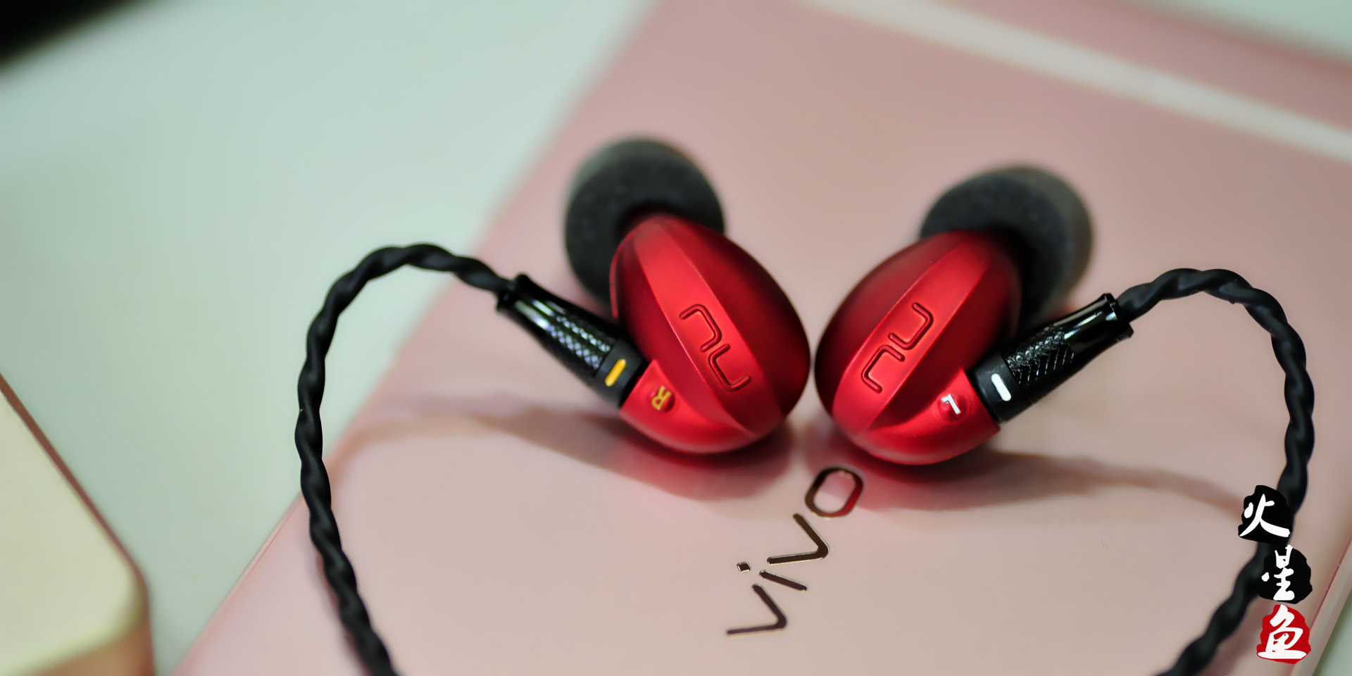 均衡全面的人声至尊—试用NuForceHEM4双单动铁耳塞