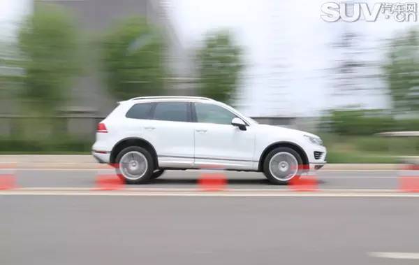 2016款大众途锐r-line版试驾,大众途锐r-line2024款试驾