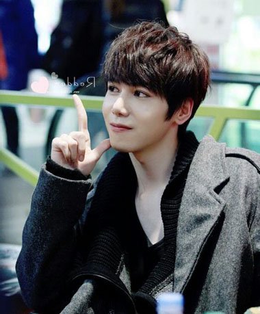 发型男生2022流行发型短发,男生脸大脸圆适合什么发型短发