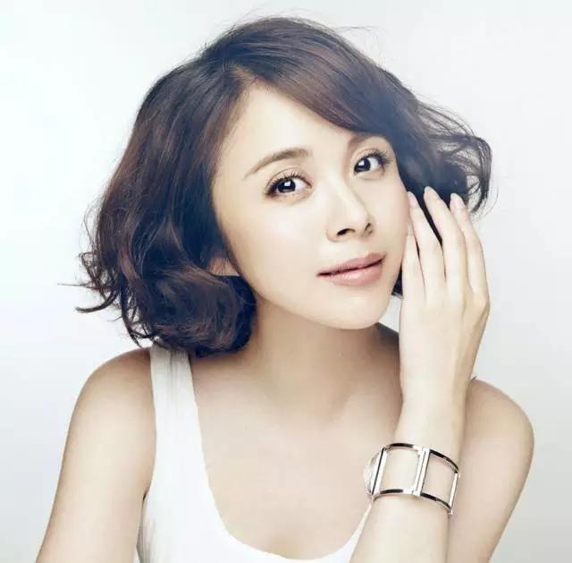 脸颊两侧长痘的原因及治疗方法,脸颊两边长痘泛红怎么快速去除