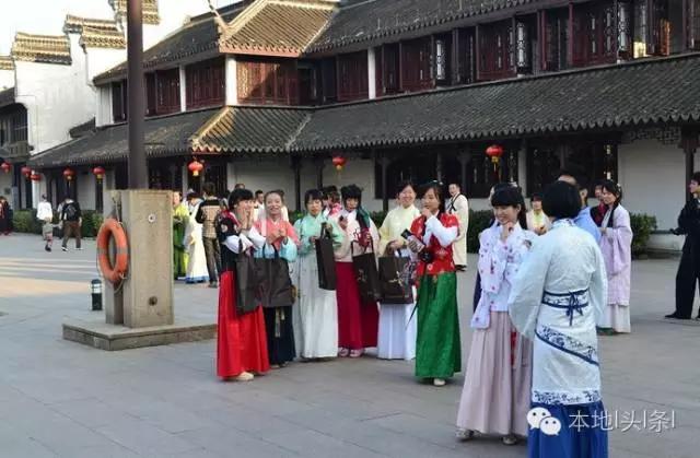 这个县城了不得，不仅拥有民间故宫，还有东方好莱坞！