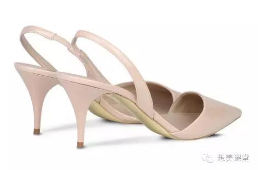 短粗腿怎么穿高跟鞋,如何穿高跟鞋让脚变长