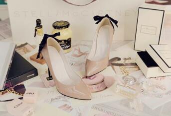 短粗腿怎么穿高跟鞋,如何穿高跟鞋让脚变长