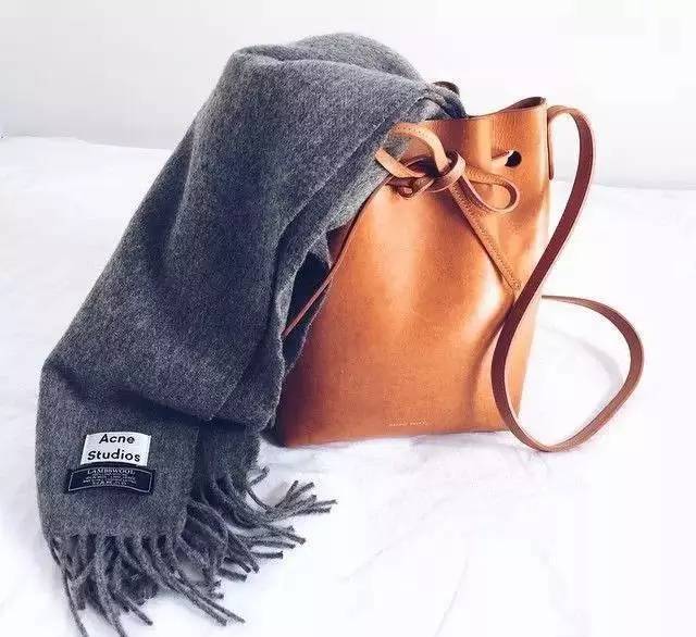 mk和coach哪个更加时尚,mk和coach经典款