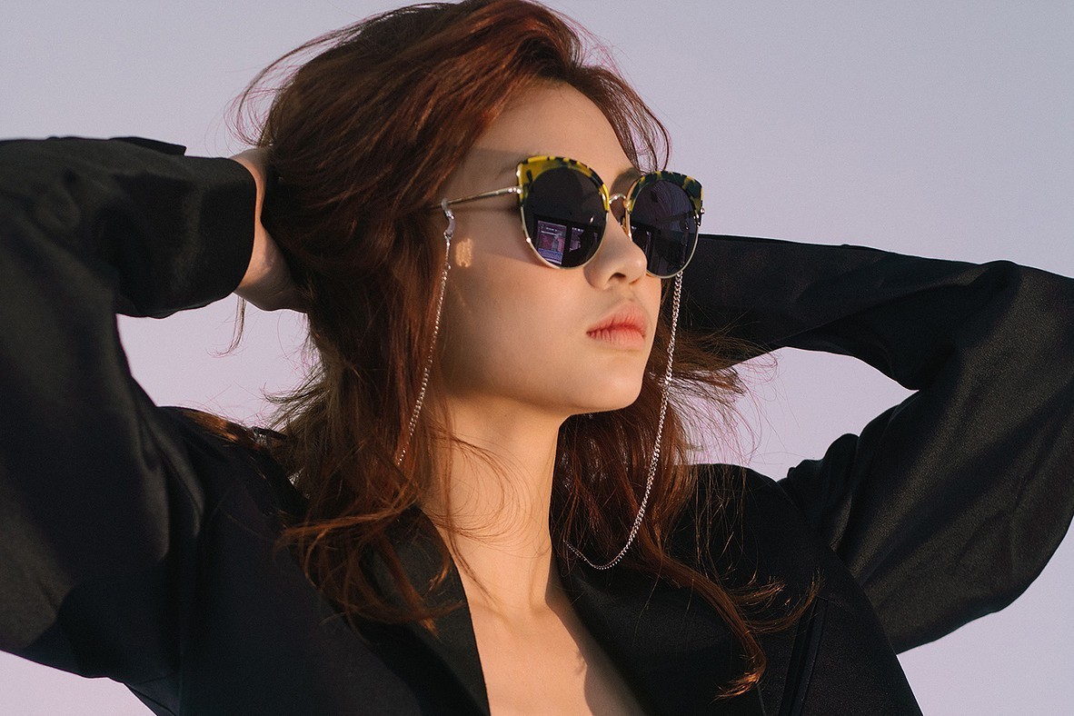 造吗？你和爱豆的距离，只差一副太阳镜~