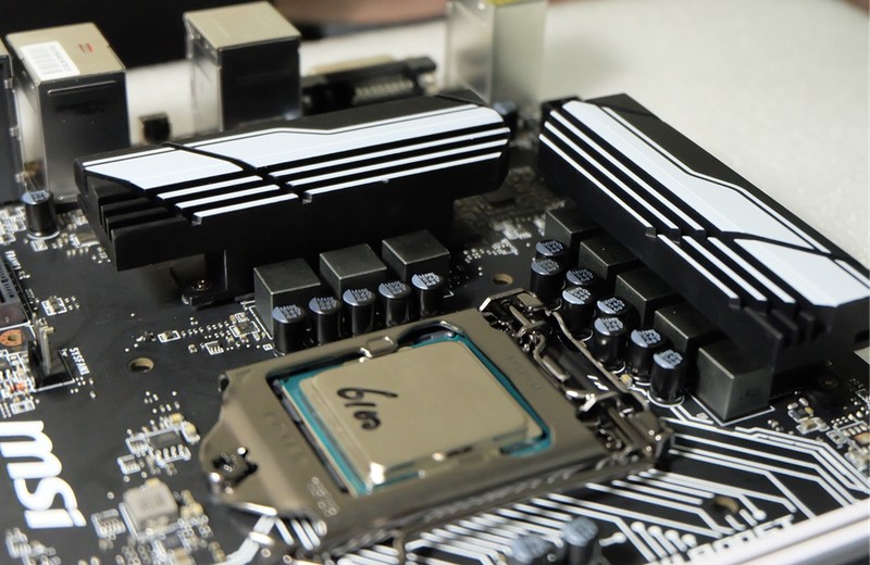 小机箱能装大主板,迷你小机箱装机推荐