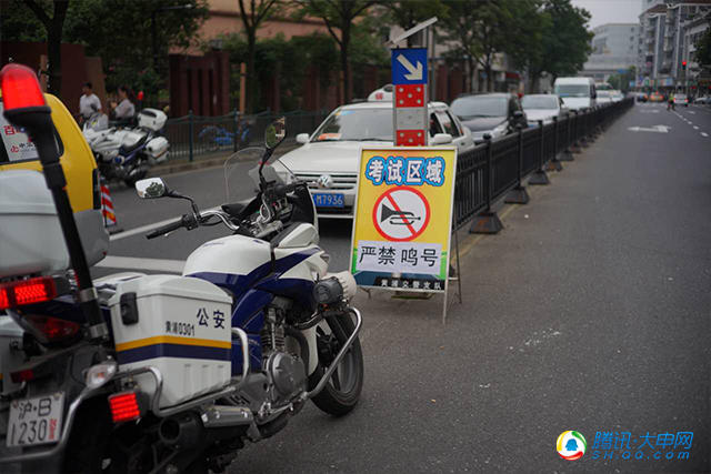 2023年高考首日现场直击,2016全国高考时间表