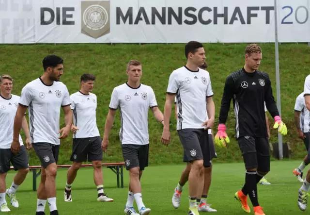 今天是全中国高考日英语,今天是高考日