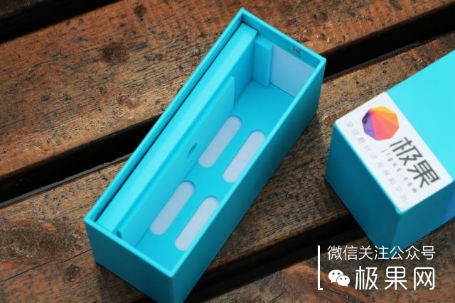 翻转吧摄像头,前后都能照出完美的照片:荣耀7i体验