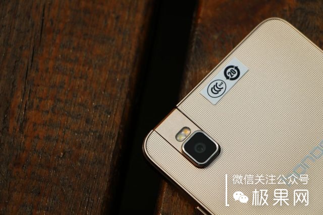 翻转吧摄像头,前后都能照出完美的照片:荣耀7i体验