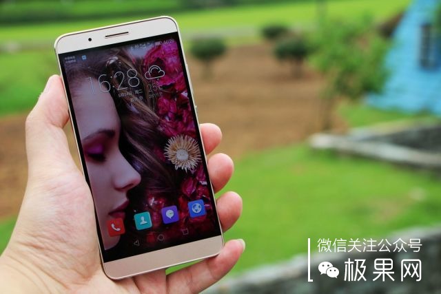 翻转吧摄像头,前后都能照出完美的照片:荣耀7i体验