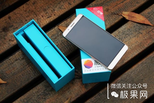 翻转吧摄像头,前后都能照出完美的照片:荣耀7i体验