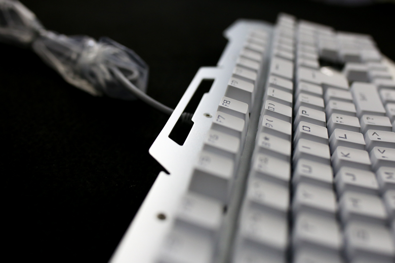 流动于指尖的神器-狼蛛收割者机械键盘入手体验（黑轴混光版）