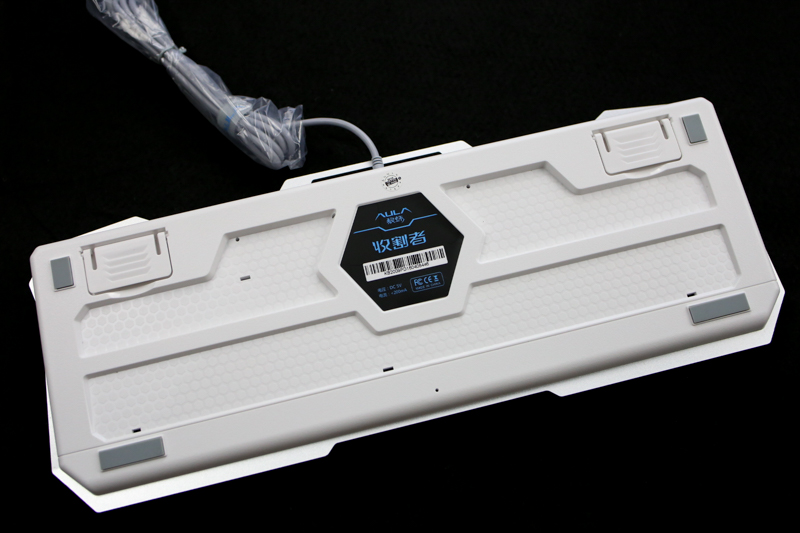 流动于指尖的神器-狼蛛收割者机械键盘入手体验（黑轴混光版）