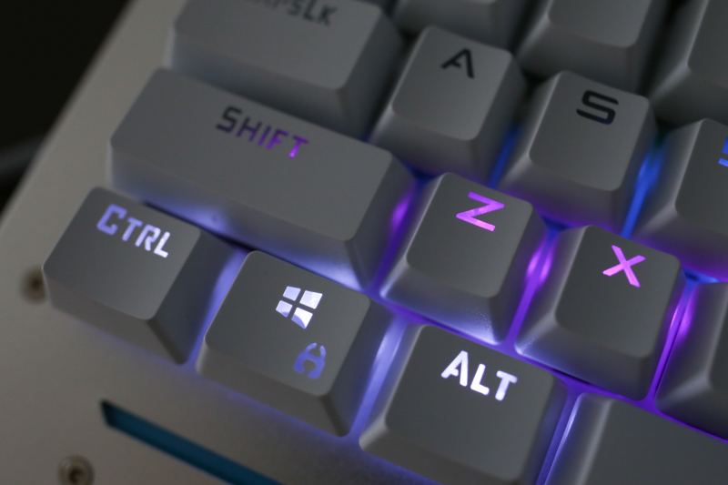 流动于指尖的神器-狼蛛收割者机械键盘入手体验（黑轴混光版）