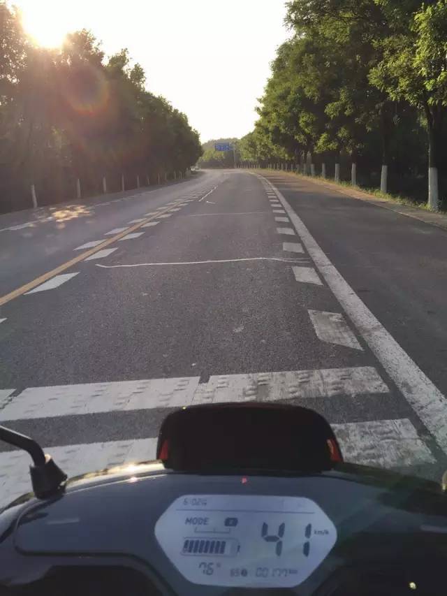 小牛电动车m1四种版本区别,小牛电动车m1都市版和动力版区别