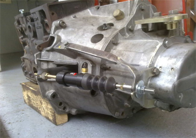 博越pro底盘有漏油是什么原因,汽车底盘漏油是什么原因