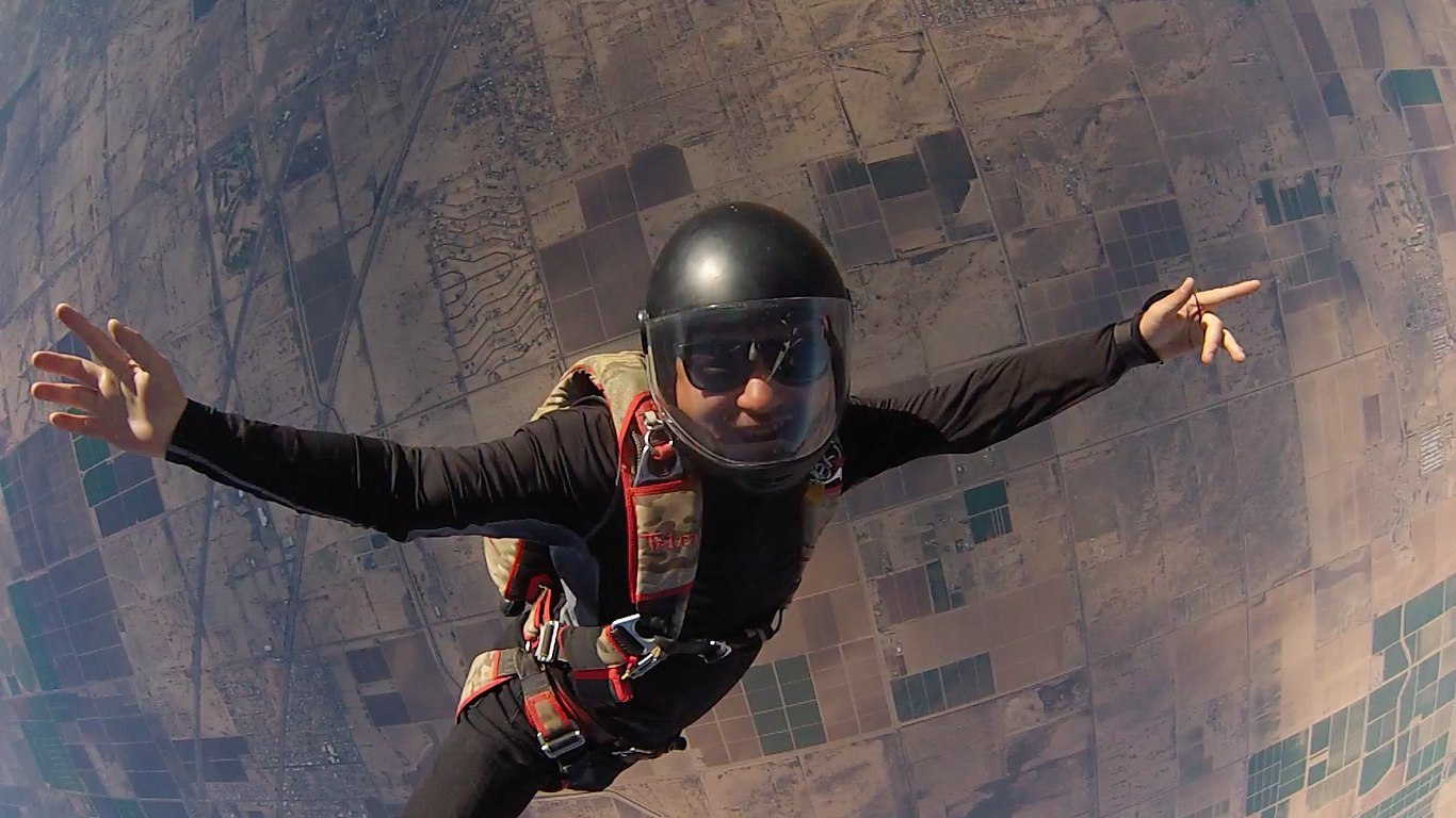 国人挑战三万英尺斗鱼、花椒、映客全程直播