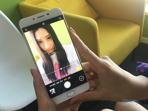 oppo最厉害的广告,华为和oppo哪个广告多