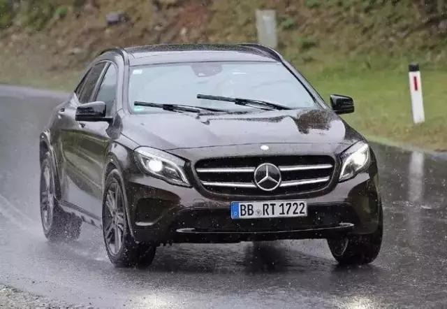 2023款奔驰glb最新动态,介于a级和b级之间的车