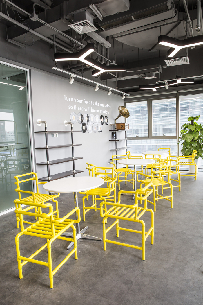 探访刘强东在北京的京东总部大楼,参观京东总部