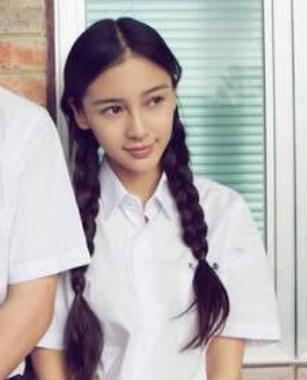 为什么扎双马尾总是很像村姑,扎双马尾肯定是一道靓丽的风景线