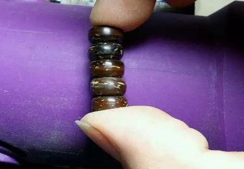 低调才是炫耀：亲手制作椰壳手串详解！