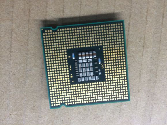 英特尔和amd的cpu哪个更好,amd和英特尔顶级cpu对比