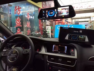 内饰科技感十足配置更丰富,颜值拉风内饰科技感十足