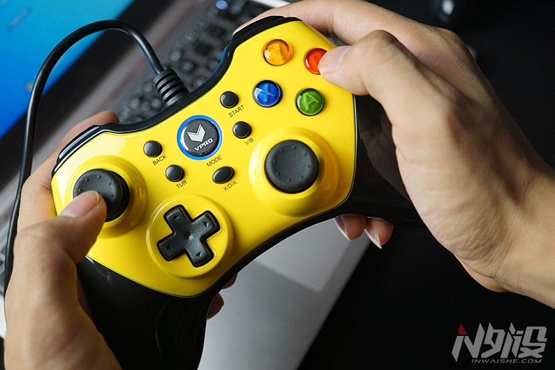 雷柏v600游戏手柄评测,雷柏v600s手柄无线连接