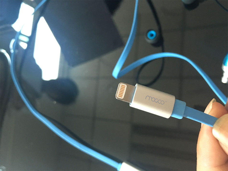 lightning耳机属于数字耳机吗,lightning耳机容易坏