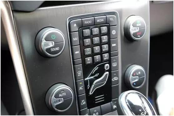 沃尔沃v40新款试驾,沃尔沃v40两驱和四驱哪个好