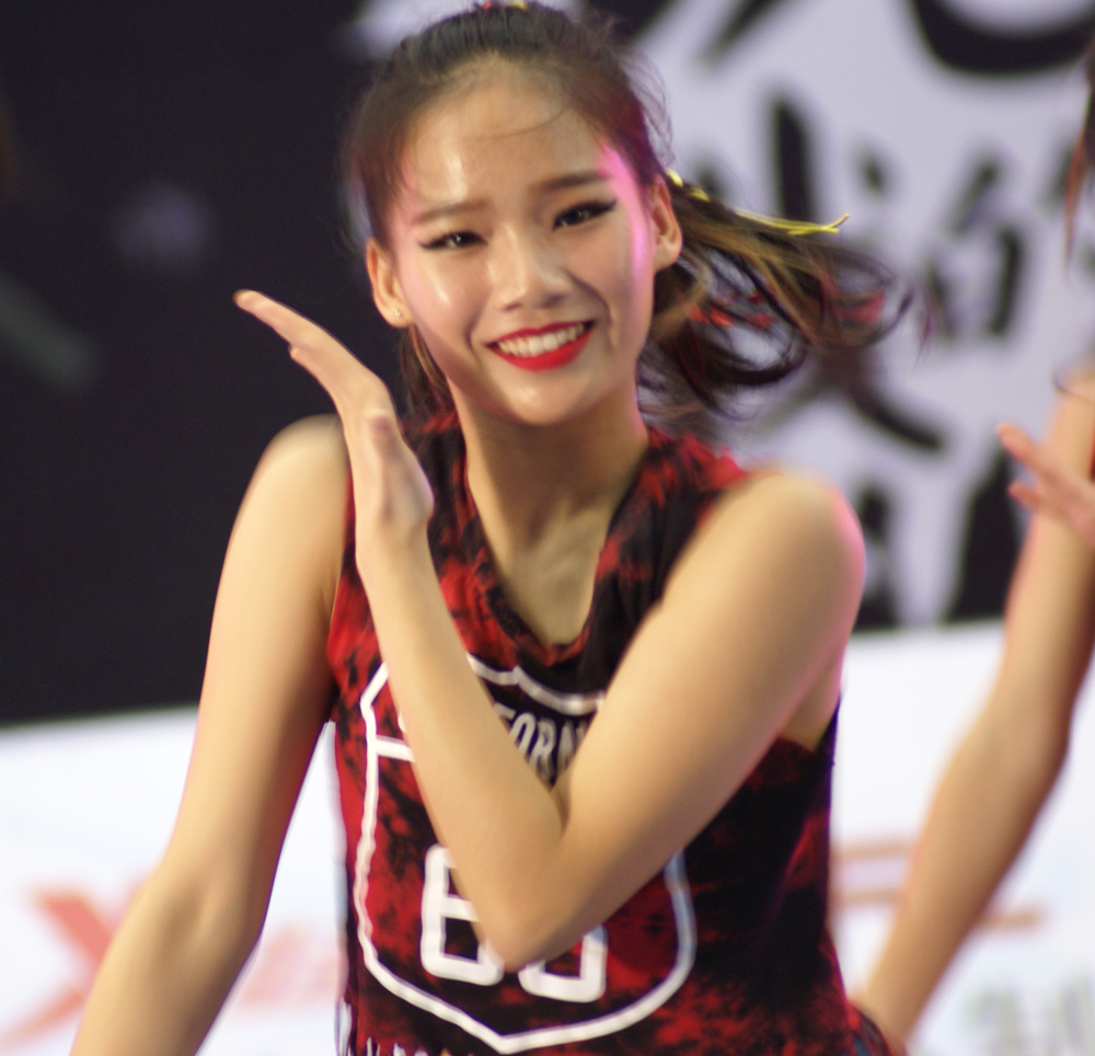 实拍中国大学生五人制足球联赛南大区上的50位美女