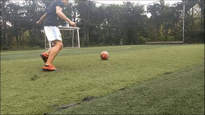 迪卡侬足球鞋kipstaagility,迪卡侬的足球鞋性价比