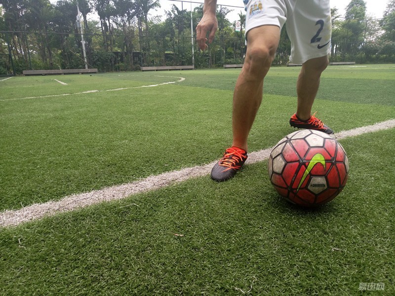 迪卡侬足球鞋kipstaagility,迪卡侬的足球鞋性价比