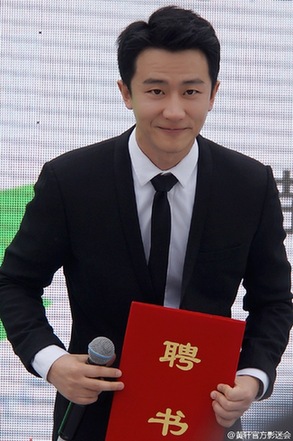 周杰伦跟李晨,周杰伦和李晨谁地位高