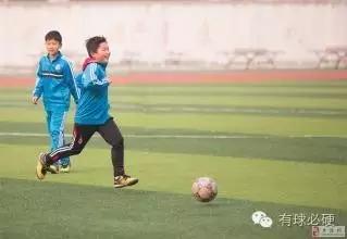 足球从小孩抓起,足球从娃娃抓起完整版