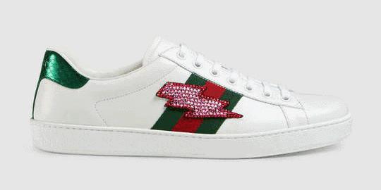 告别撞鞋尴尬这款小白鞋舒适透气,撞鞋尴尬怎么办