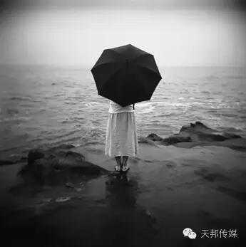 你的单纯最终埋葬在了沙漠