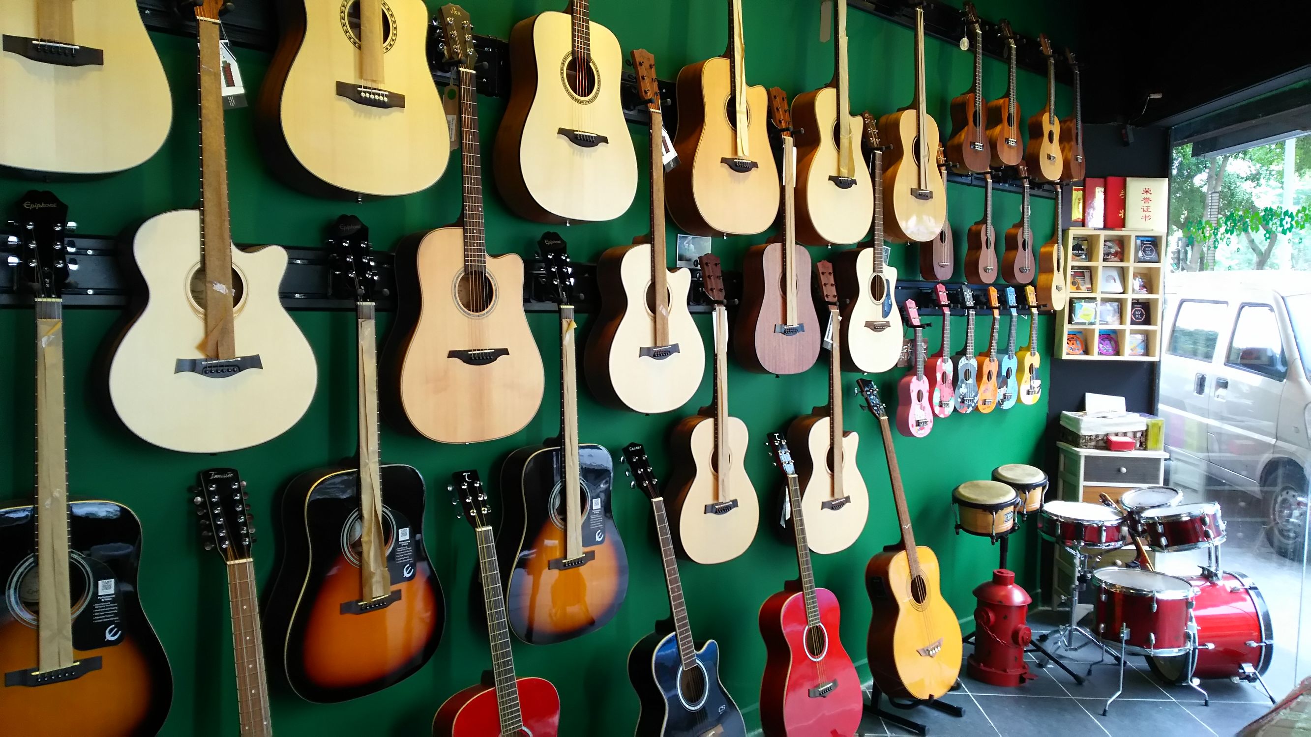 夏普402sh手机多少钱,夏普404无边框手机参数