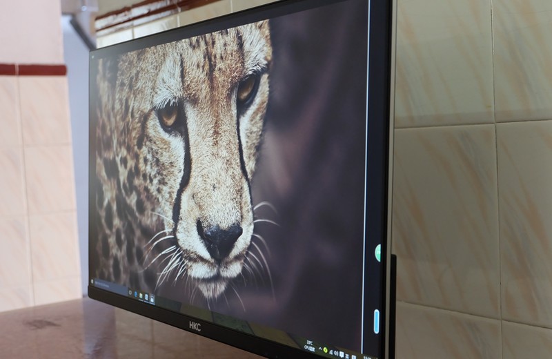 无频闪24寸显示器推荐,低蓝光不闪屏专业显示器