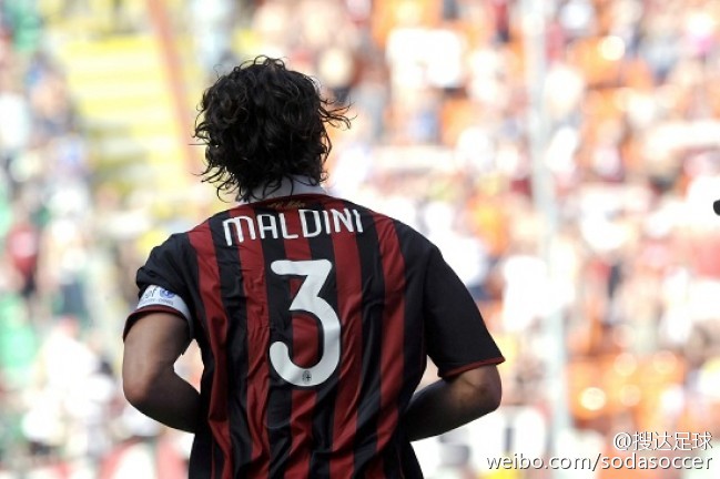 圣西罗的集体告别仪式催人泪下,米兰圣西罗集体告别